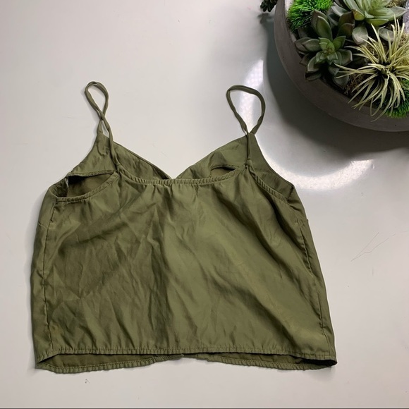 CAD olive green polyester spaghetti strap button front tank top medium - Picture 2 of 3